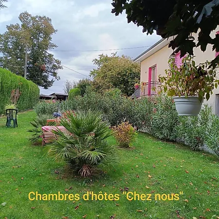 D'hotes Chez Nous Bed & Breakfast *