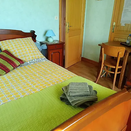 D'hotes Chez Nous Bed & Breakfast *