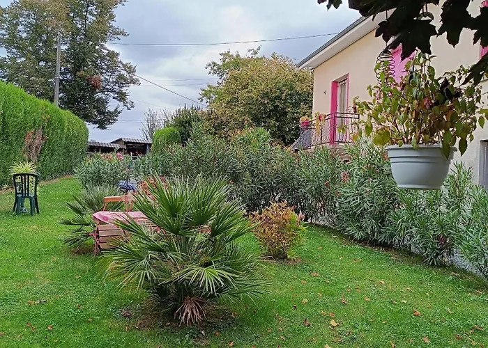 D'hotes Chez Nous Bed & Breakfast *