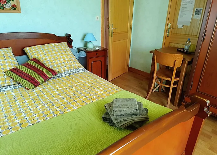 D'hotes Chez Nous Bed & Breakfast *